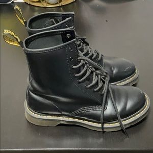Dr Martens black 1460s